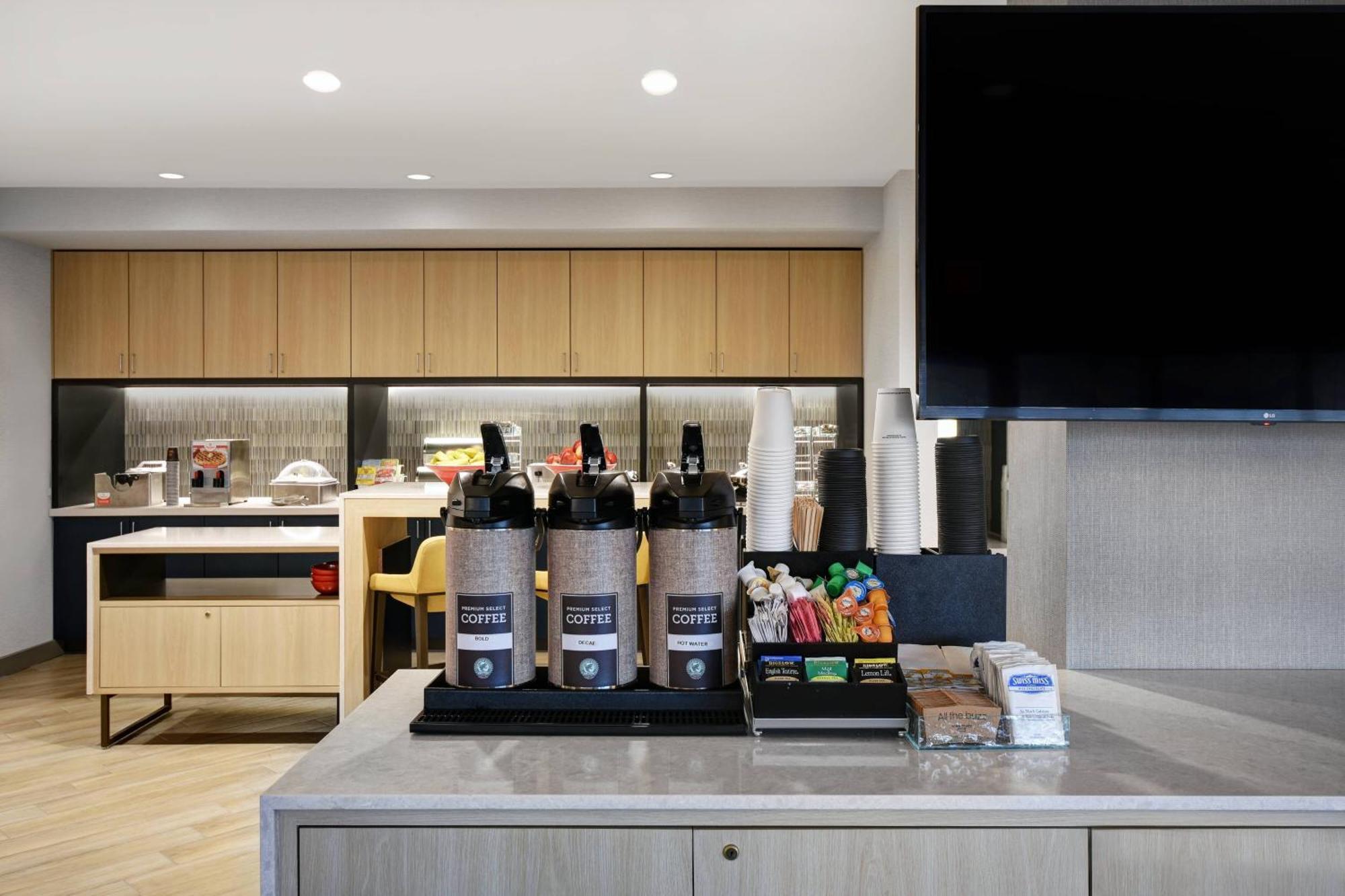 Towneplace Suites By Marriott Fall River Westport Екстер'єр фото