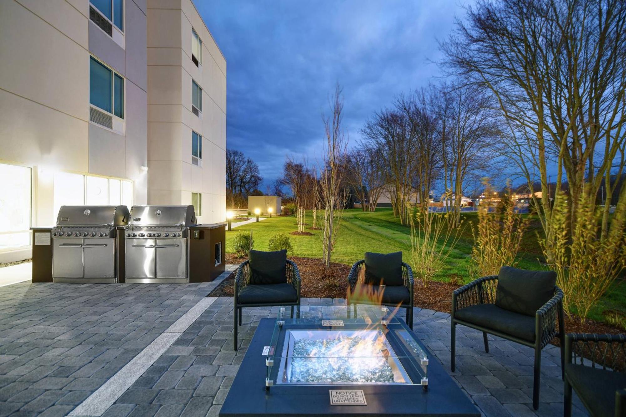 Towneplace Suites By Marriott Fall River Westport Екстер'єр фото